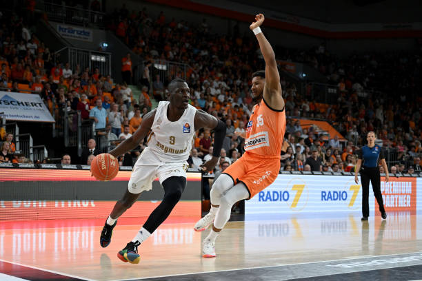 回赛中击败 回赛中击败