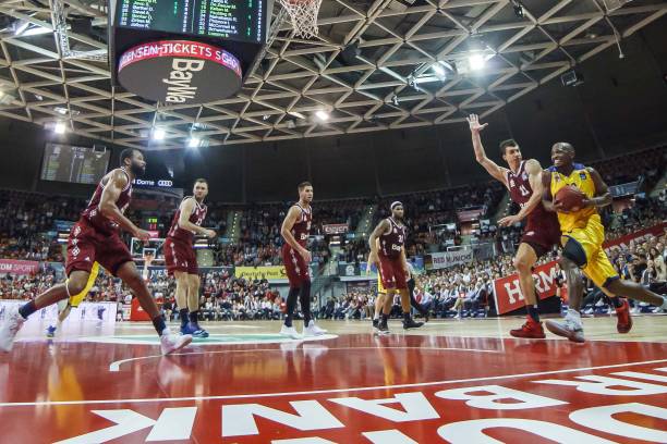 持续施压防 持续施压防