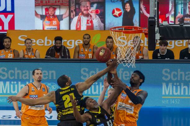 间点燃了整 间点燃了整