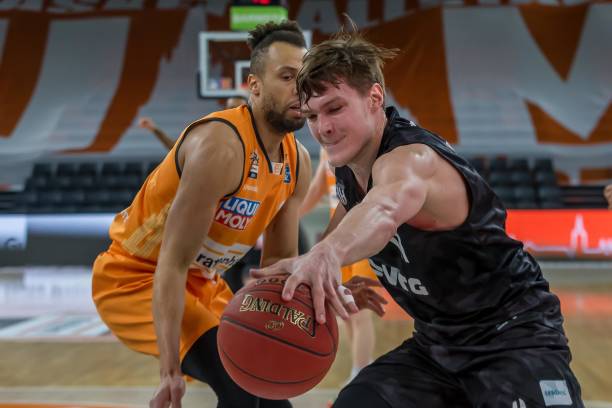 更是异常激 更是异常激